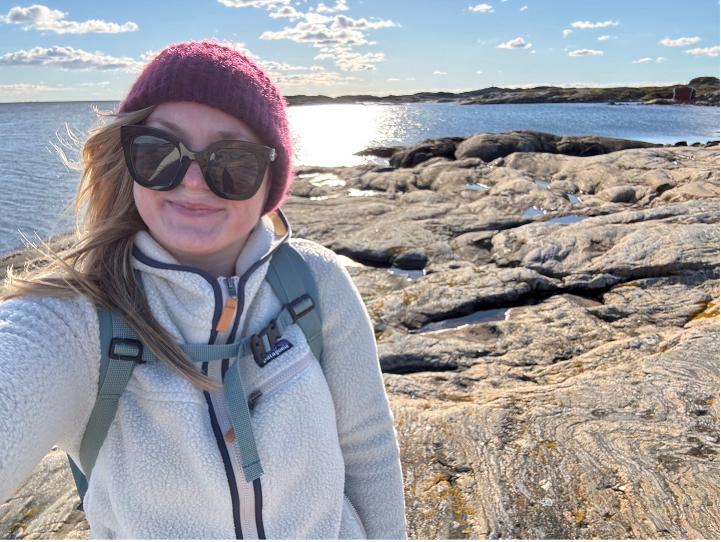 kvinna vid havet