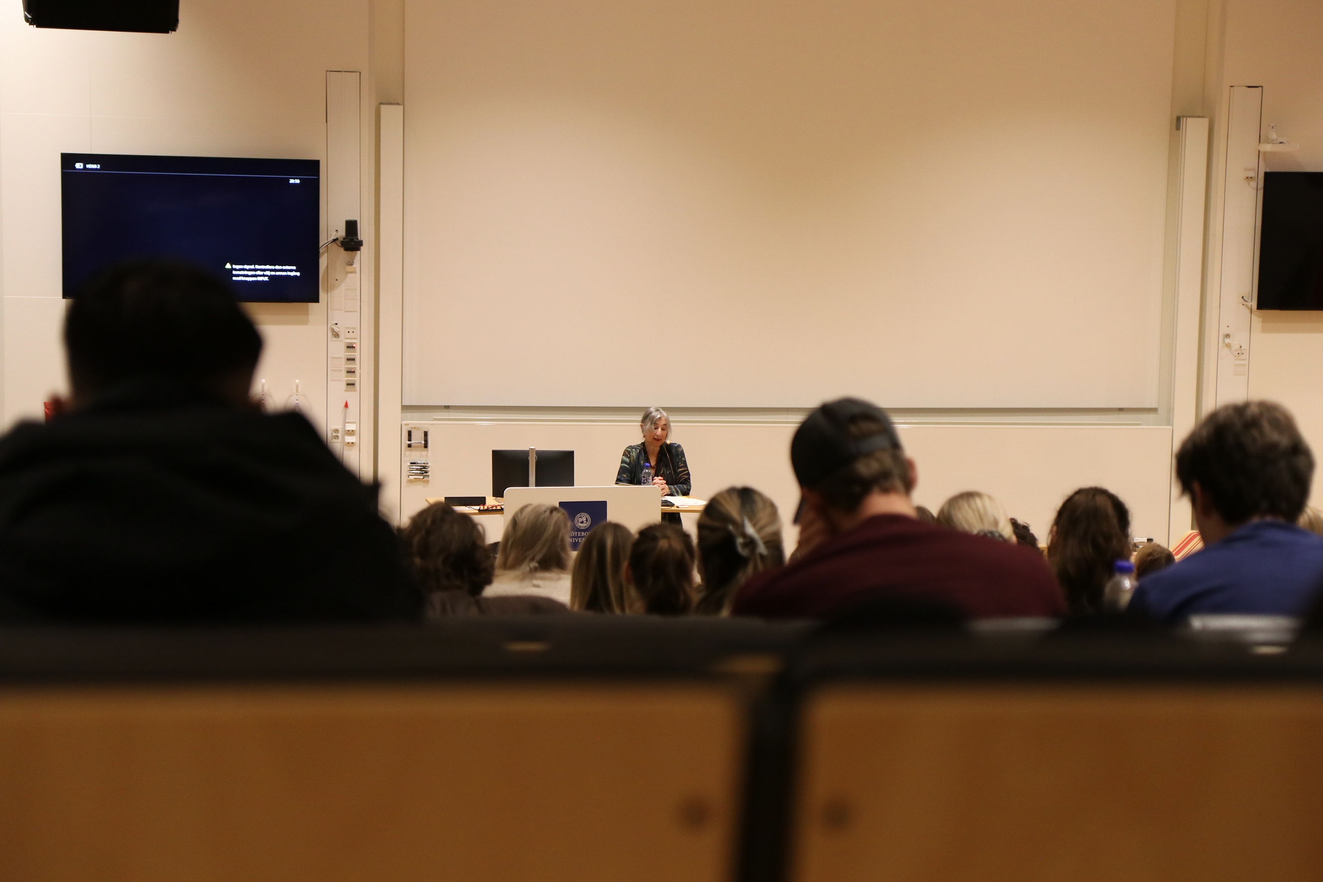 Författaren Annika Thor föreläser på Pedagogen
