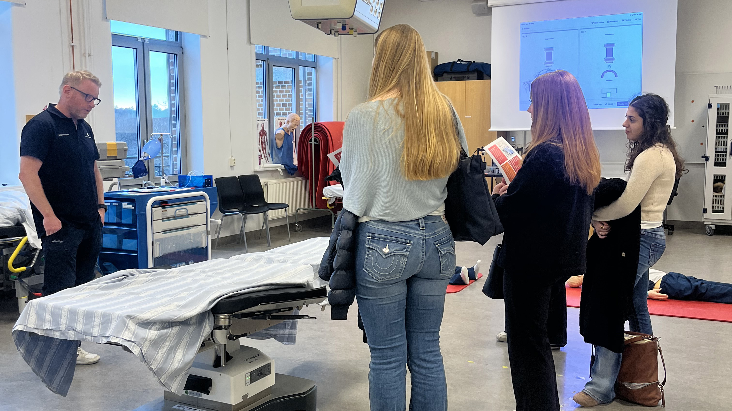 Studenter besöker KTC på Öppet hus 2026.