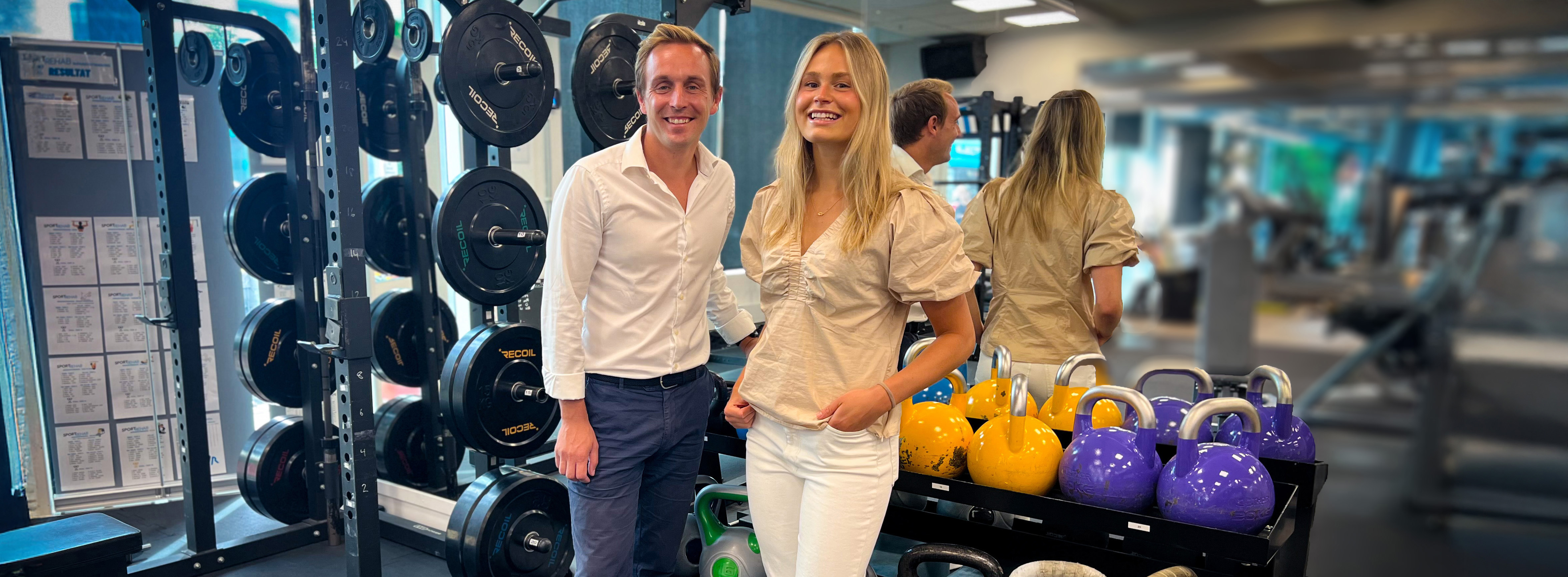 Eric Hamrin Senorski och Ellen Reinholdt i forskningsmiljö för fysisk träning.