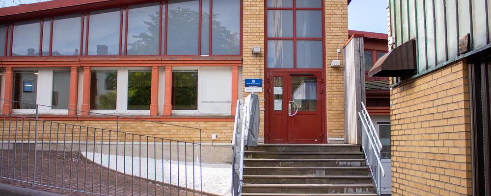 Entrance to exam hall att Reutersgatan 2C.