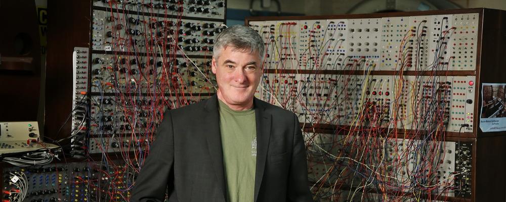 Porträtt av Joe Paradiso