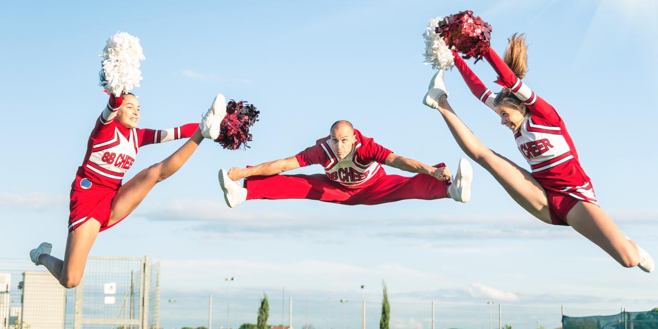 Nora är guldmedaljör i cheerleading | Studentportal