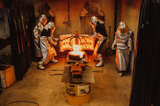 Studenter som arbetar i metallverkstaden, Steneby